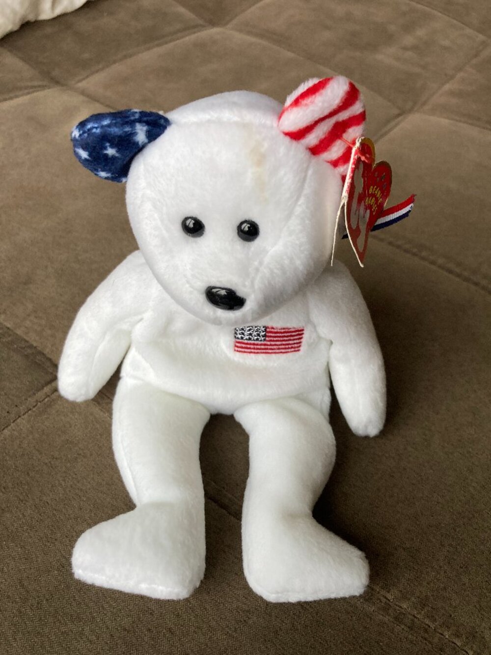 Beanie Baby "America" (White with blue right ear) (Ty Store Exclusive) with tag